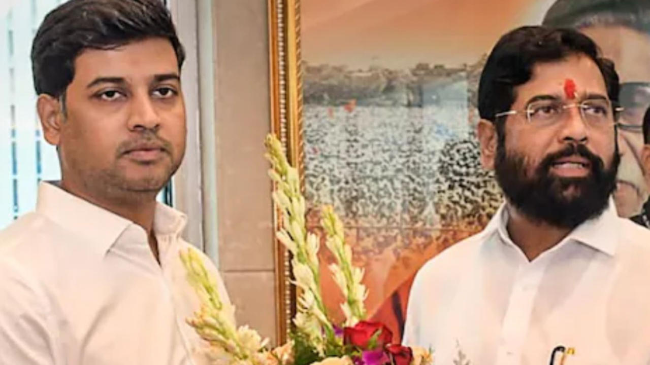 Eknath Shinde with son Shrikant Shinde