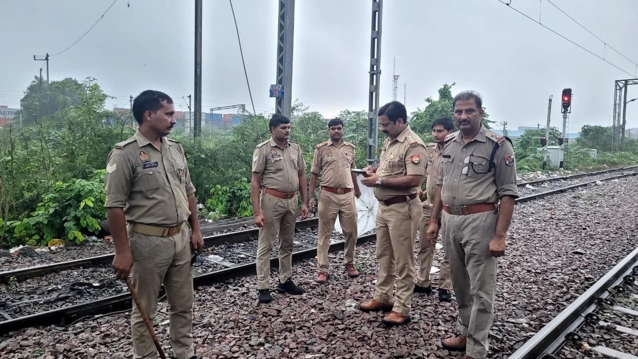 Fire extinguisher found on railway track in Kanpur