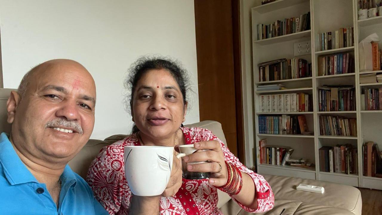 'First Morning Tea of ​​Freedom': Manish Sisodia Shares Selfie With Wife A Day After Bail