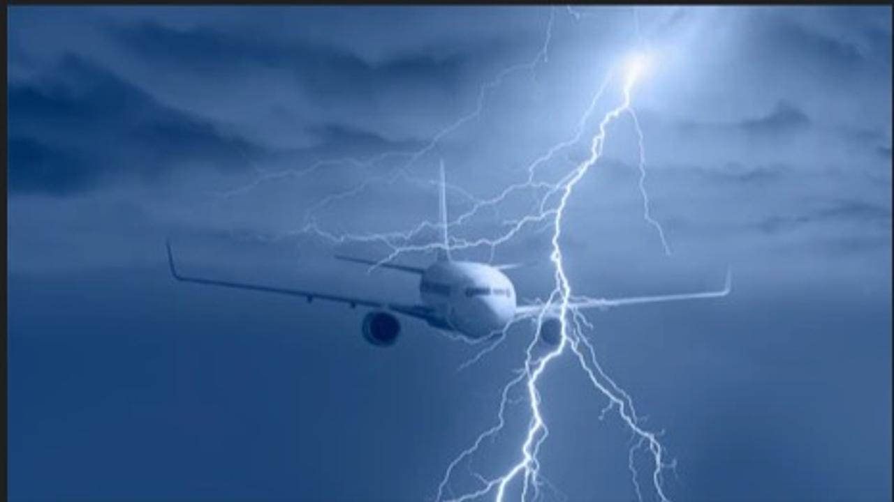 Lightning strikes British Airways flight