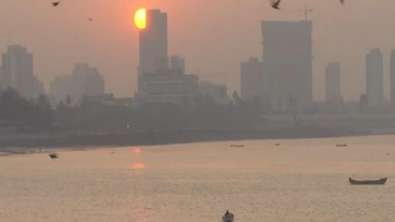 Fog Clouds Mumbai, Uttar Pradesh, Haryana; Air Quality Deteriorates and Reduces Visibility