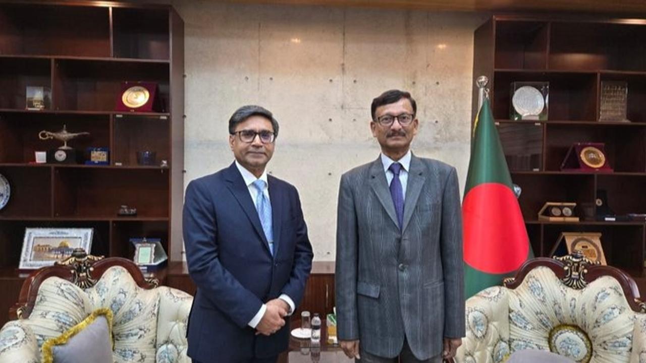 Foreign Secretary Vikram Misri met Foreign Adviser Md. Touhid Hossain of Bangladesh