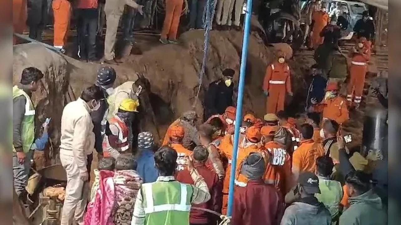 Girl Rescued 10 Days After Falling Into 700-Foot Borewell In Rajasthan