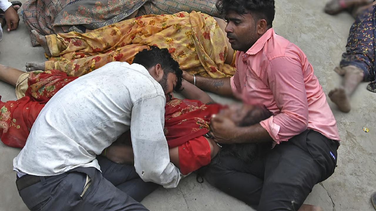 Hathras Stampede dead Bodies on ice blocks, kin wait for autopsy