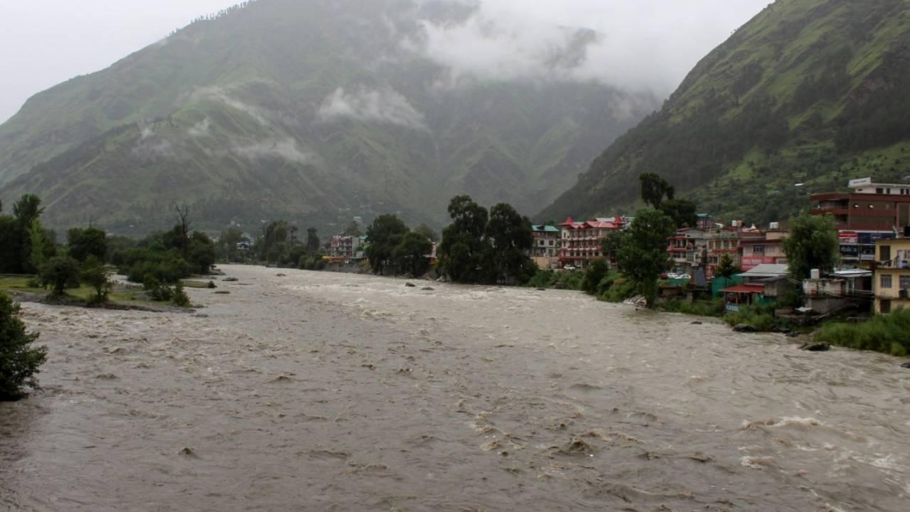 heavy rain in himachal pradesh