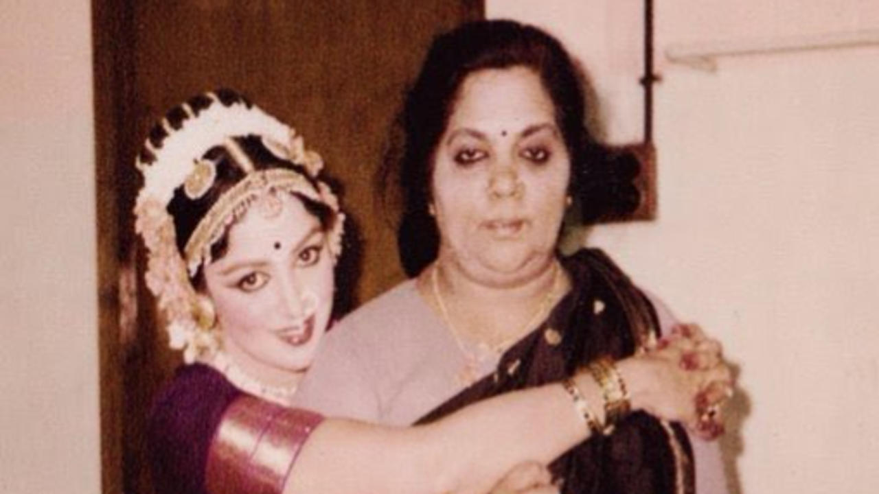 Hema Malini with mother