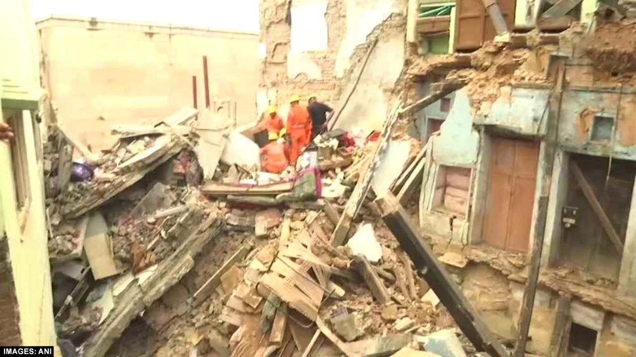 House collapsed in varanasi