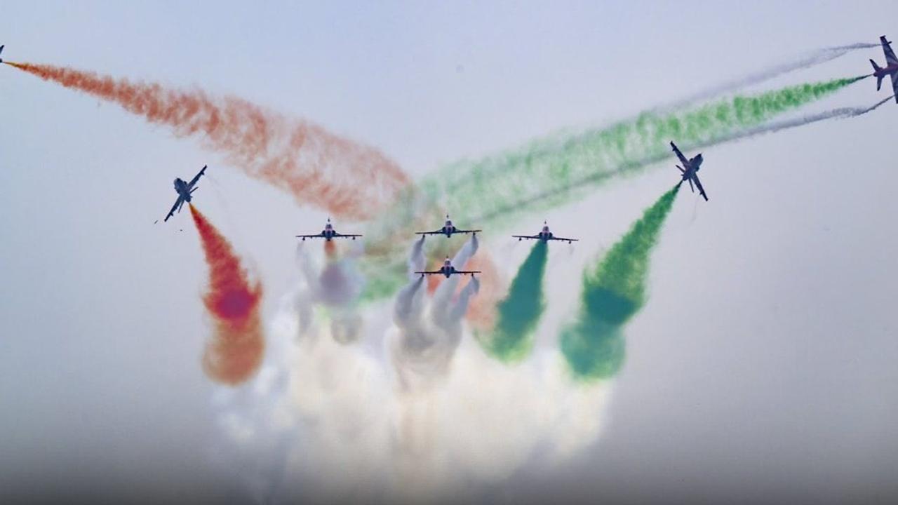 IAF’s dazzling aerobatic prowess in Chennai 