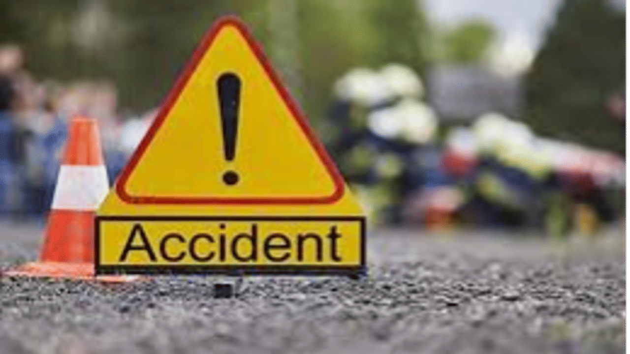 Three killed as car crashes into tanker in Mumbai