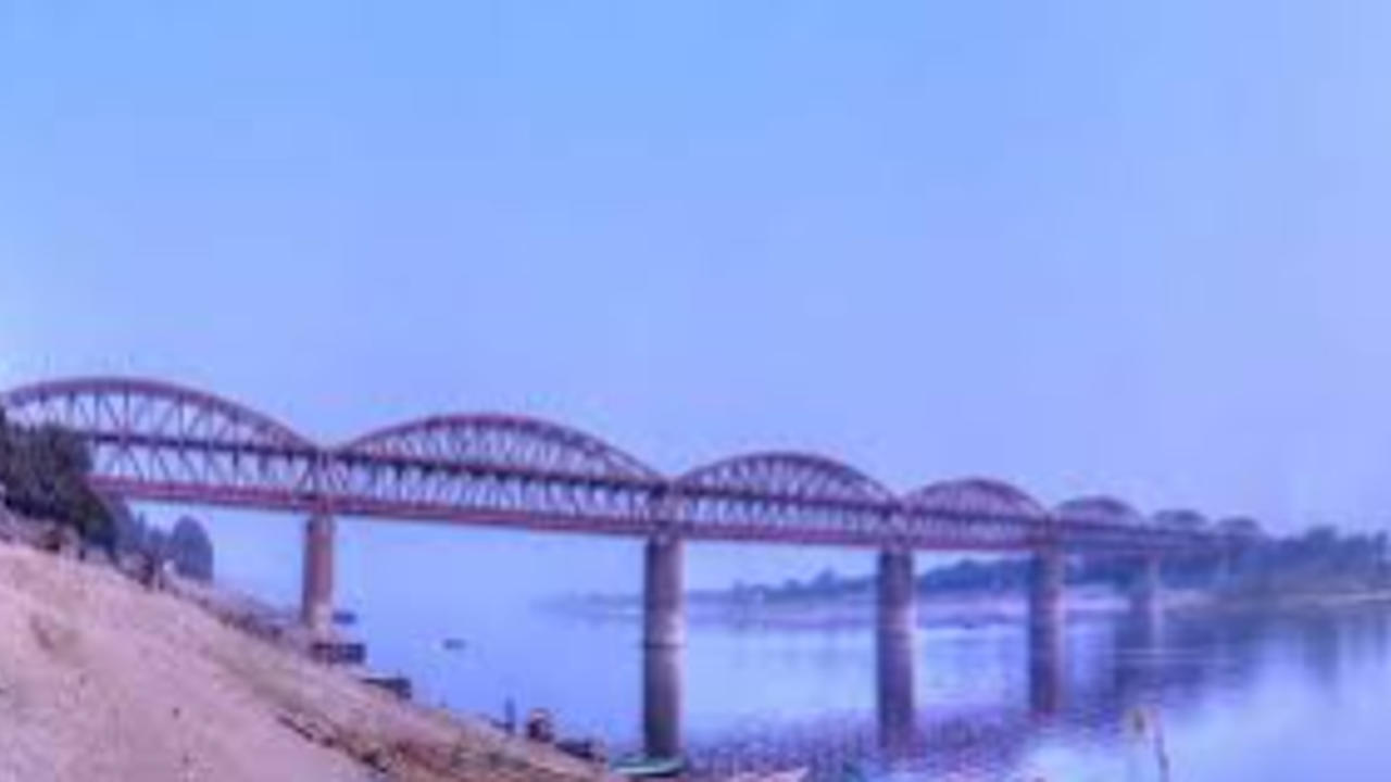 Malviya Bridge in Varanasi