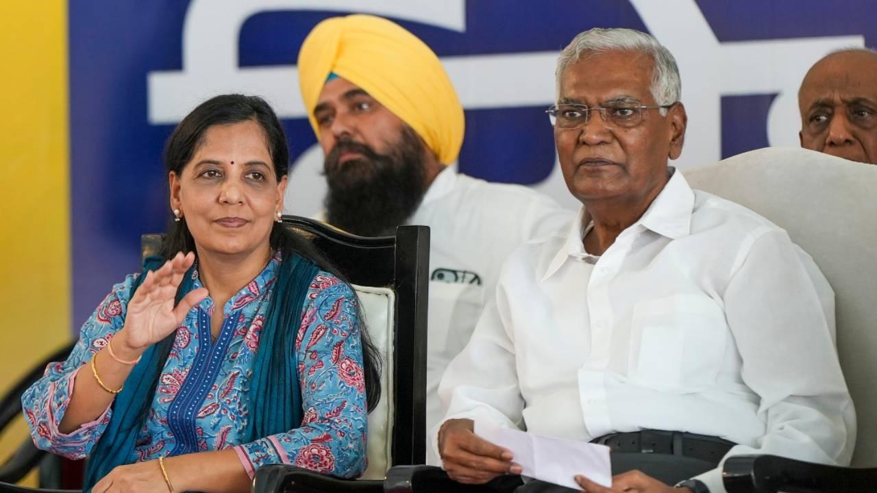 INDI alliance leaders gathered at Jantar Mantar