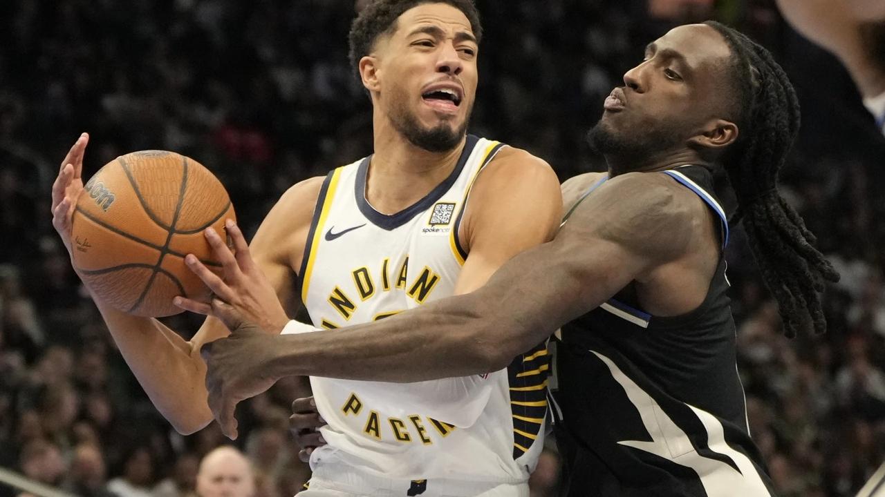  Indiana Pacers' Tyrese Haliburton is fouled by Milwaukee Bucks' Taurean Prince 