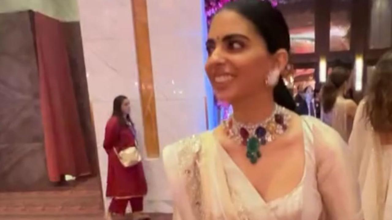 Isha Ambani's insane ruby choker, and diamond jewllery spotted at Anant Ambani-Radhika Merchant's wedding