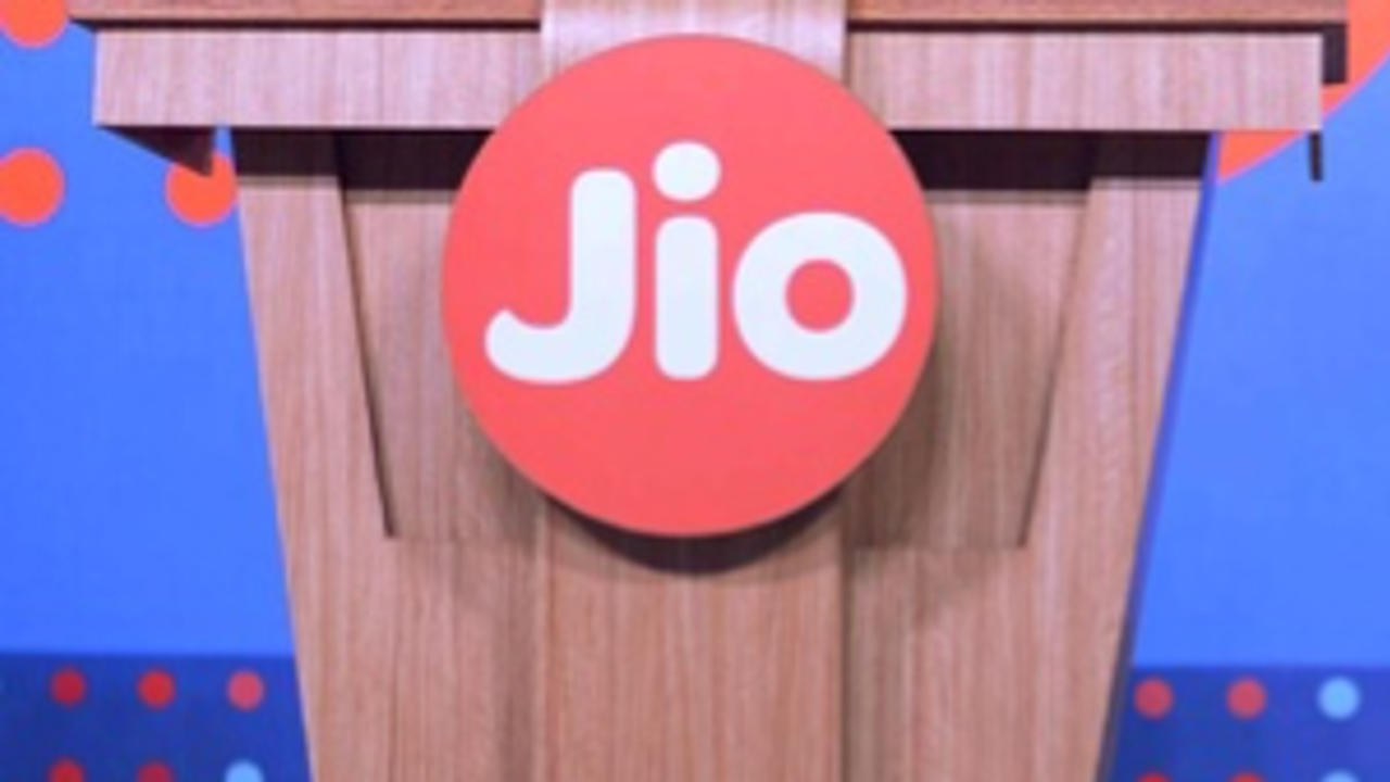 Jio announces 8th anniversary offer for prepaid users: Extra data, Zomato Gold membership