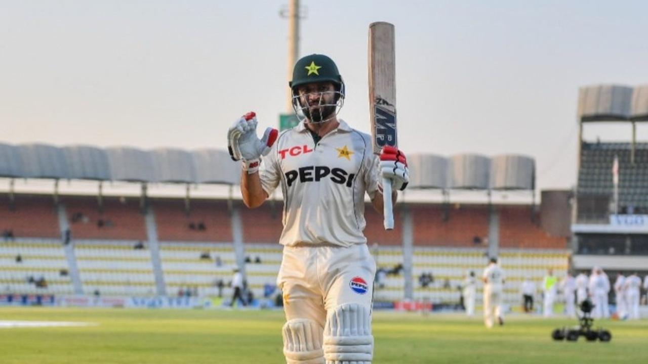 kamran ghulam century in debut test pakistan scored 259 runs for 5 wickets