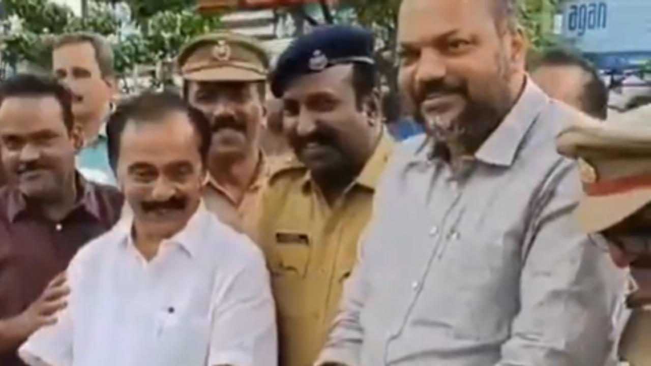 Kerala Minister P Rajeev inaugurates U-turn near busy road in Kochi, cuts caution tape instead of ribbon