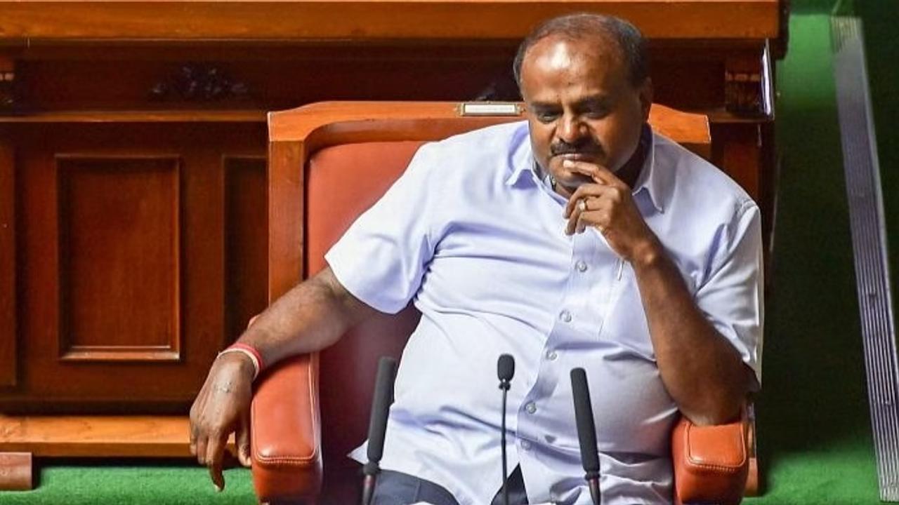 Kumaraswamy claims Congress own MLAs will topple Siddramaiah's government before 2028