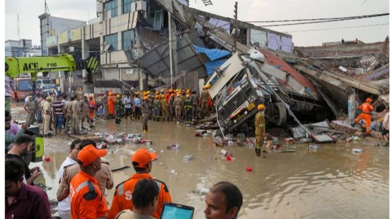 Lucknow Building Collapse