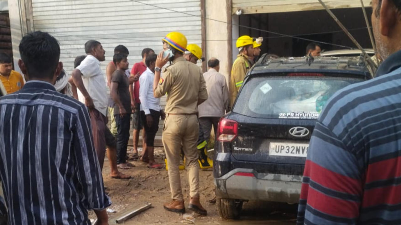 Lucknow Building Collapsed