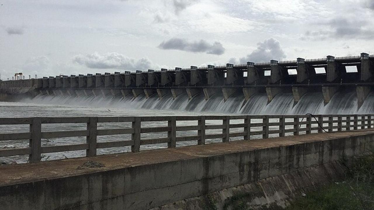 Maharashtra Govt Urges Karnataka to Release More Water from Almatti Dam to Avoid Flooding