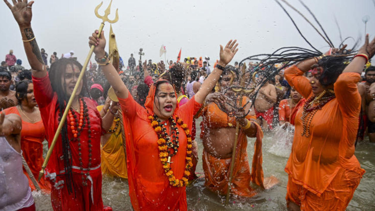 Mahila Naga Sadhu