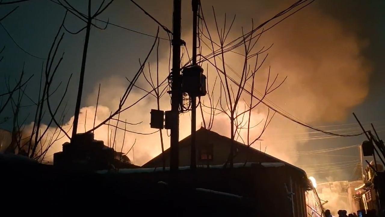 Major Fire Breaks Out At Industrial Estate In Srinagar's Baghi Ali Mardan Khan