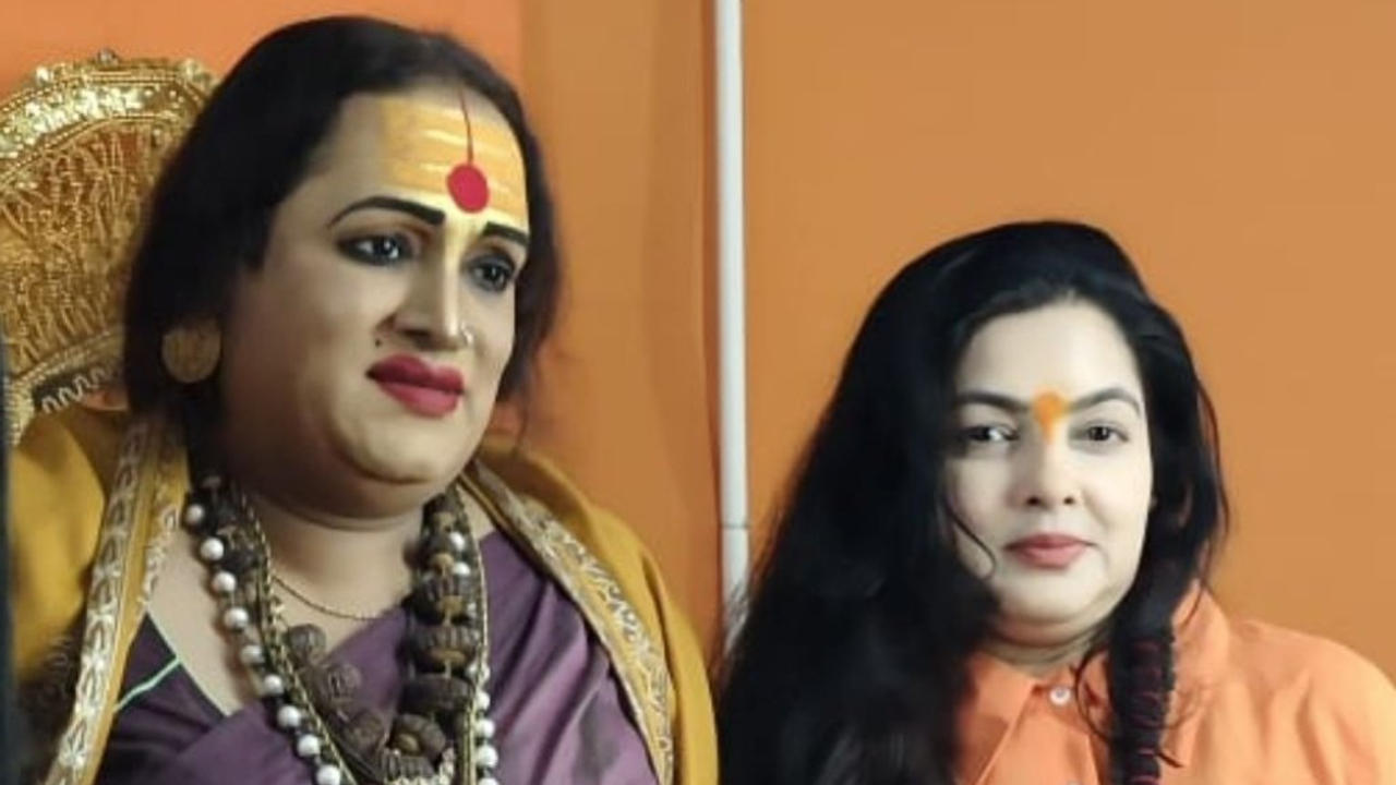  Mamta Kulkarni (R) with Laxmi Narayan Tripathi