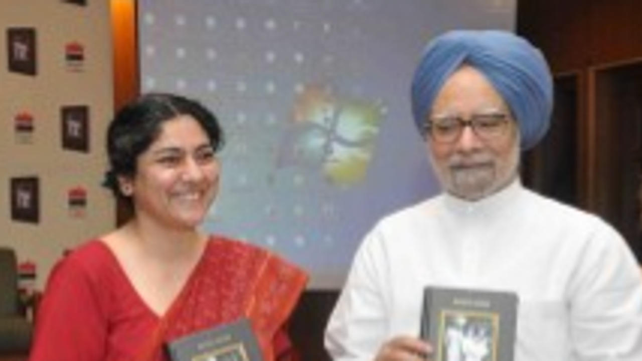 Manmohan Singh with Daughter Daman Singh 