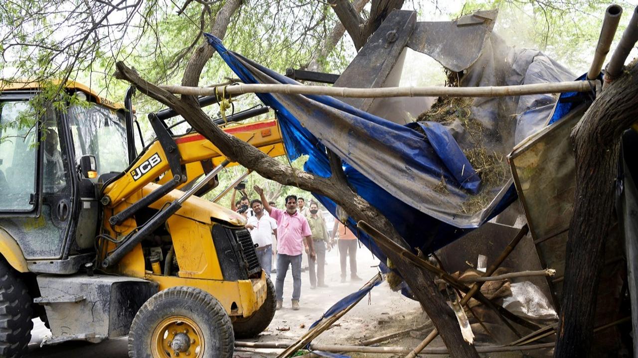 MCD carries out demolition drive in South drive