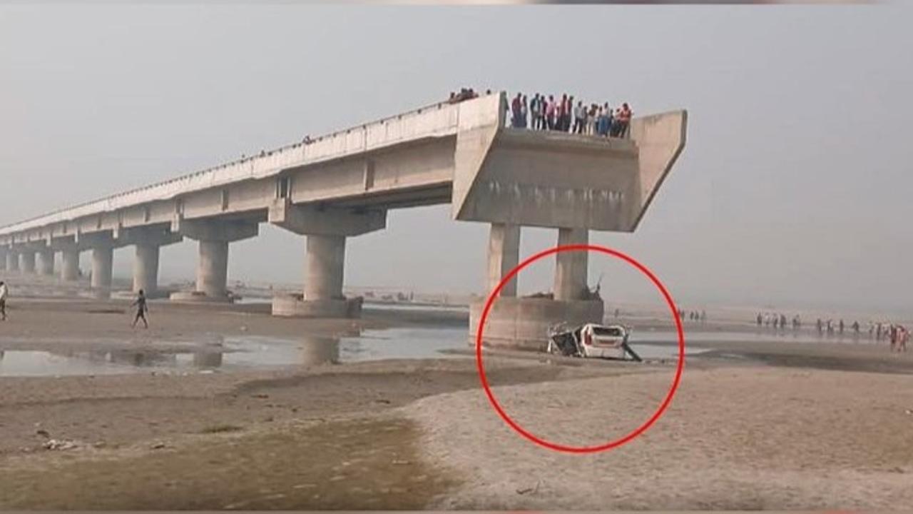 Misled by GPS navigation, car falls into river from partially constructed bridge, 3 dead