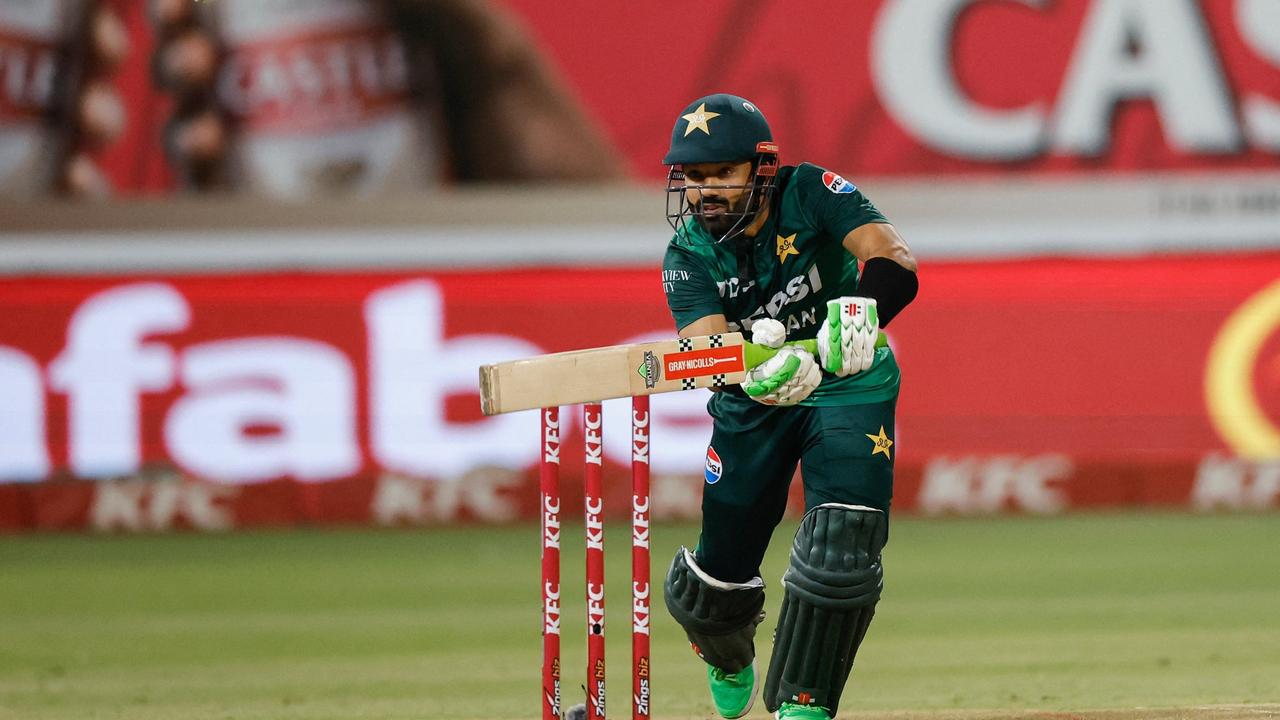 Mohammad rizwan slow inning george linde performence helps south africa to beat pakistan