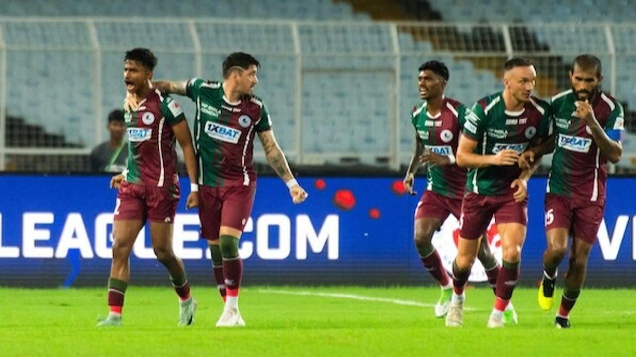 Mohun Bagan players celebrate against NorthEast United.