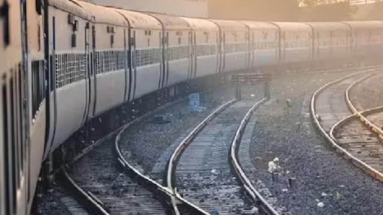  Mumbai-Indore Direct Rail Line