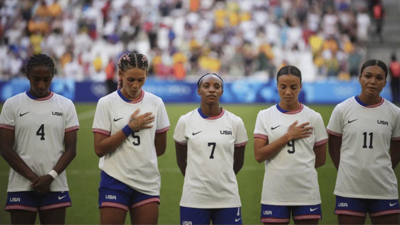 Naomi Girma, Trinity Rodman, Crystal Dunn, Mallory Swanson and Sophia Smith