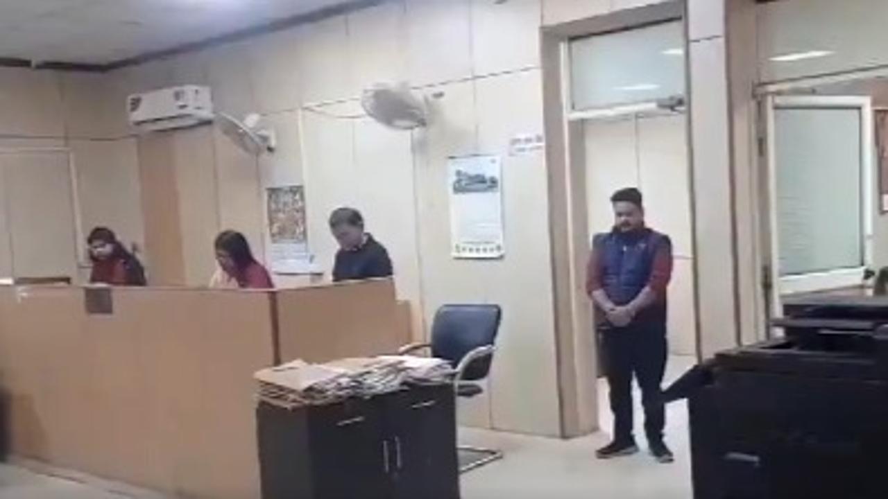 Noida CEO punishes employee