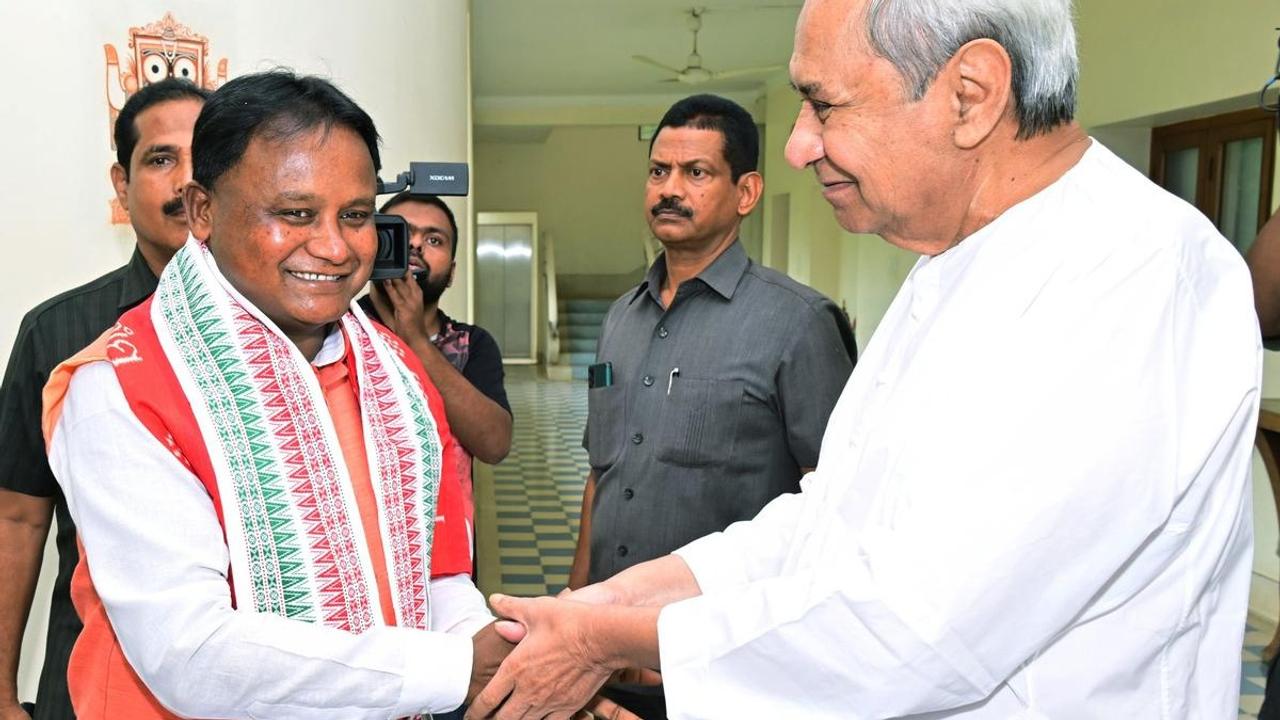 Odisha CM Mohan Majhi with Leader of Opposition in Odisha Assembly Naveen Patanik 