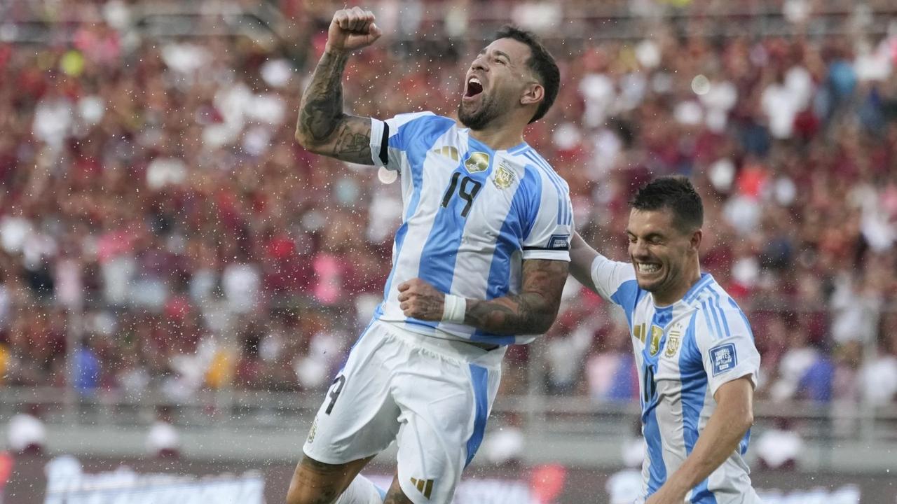 Otamendi celebrates against Venezuela 