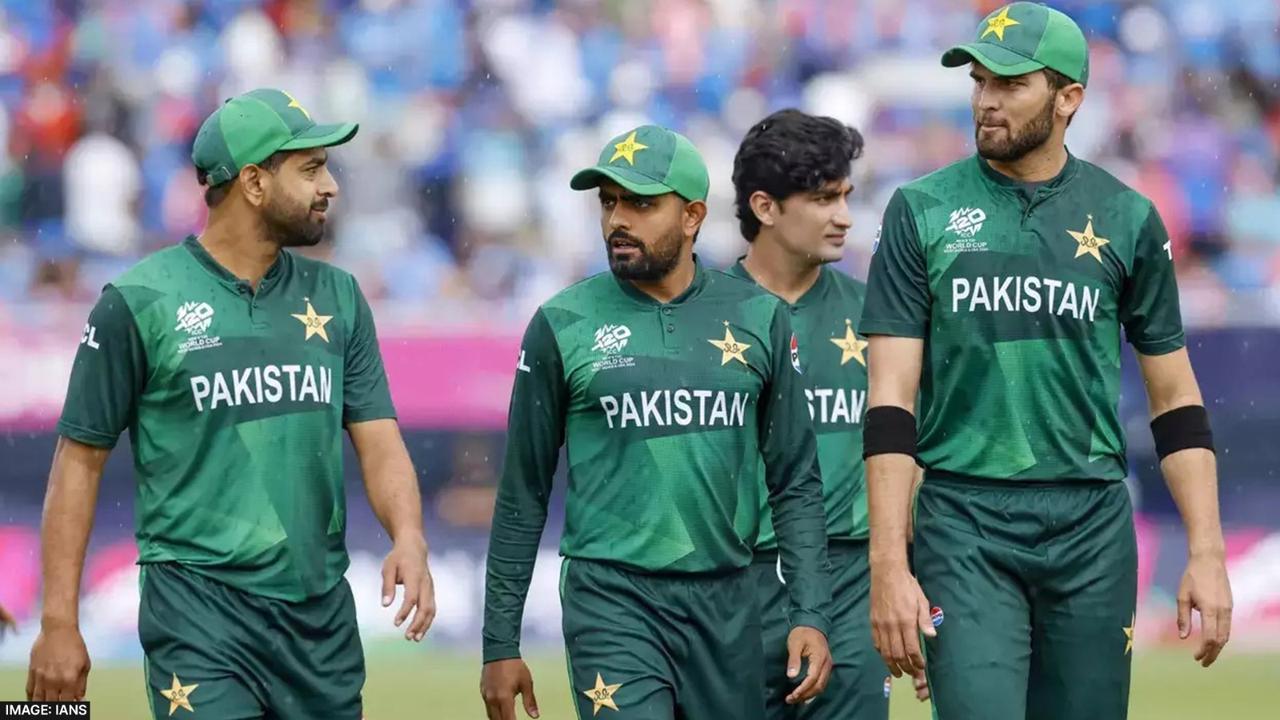 Pakistani players criticized for keeping their families in the same hotel during T20 World Cup