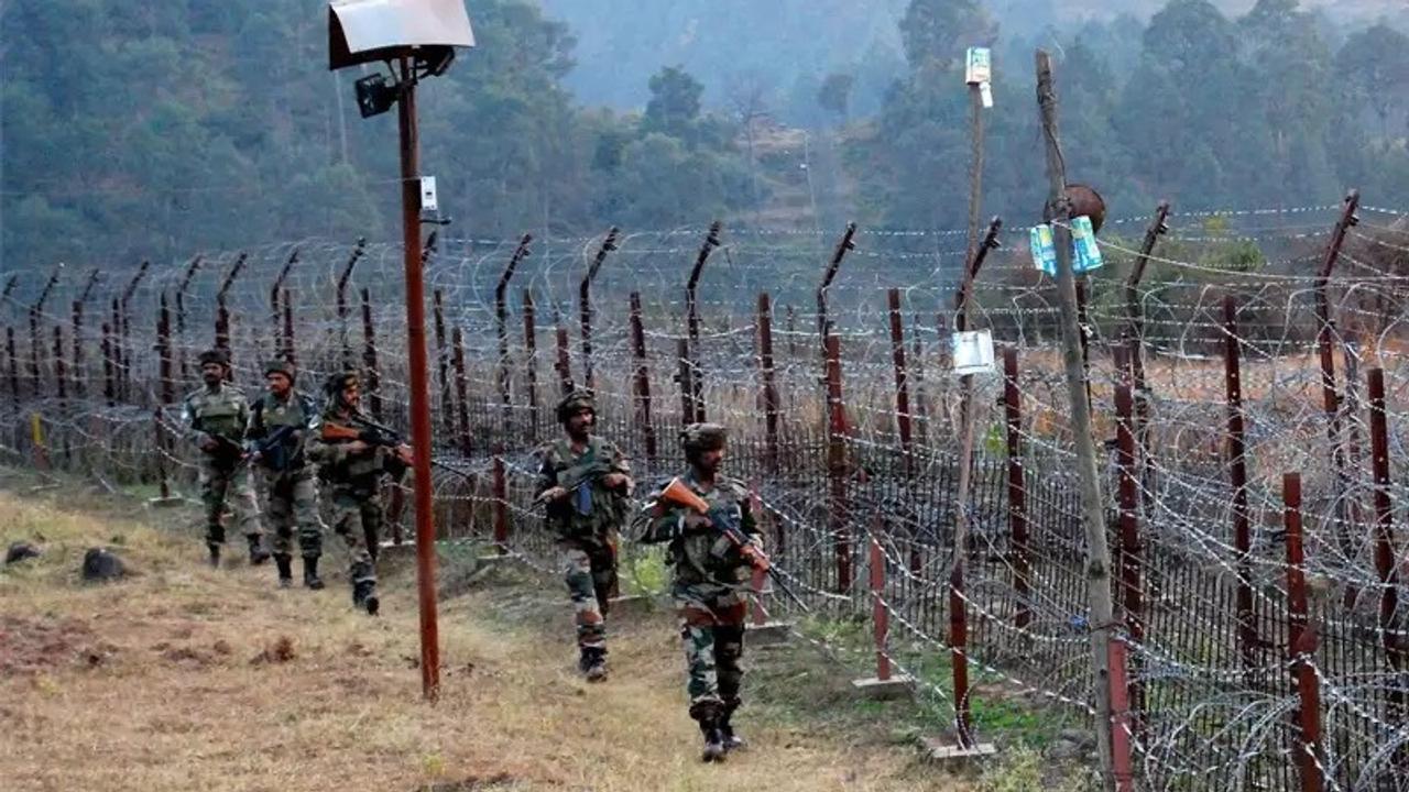 Pakistani intruder caught near Line of Control in Poonch