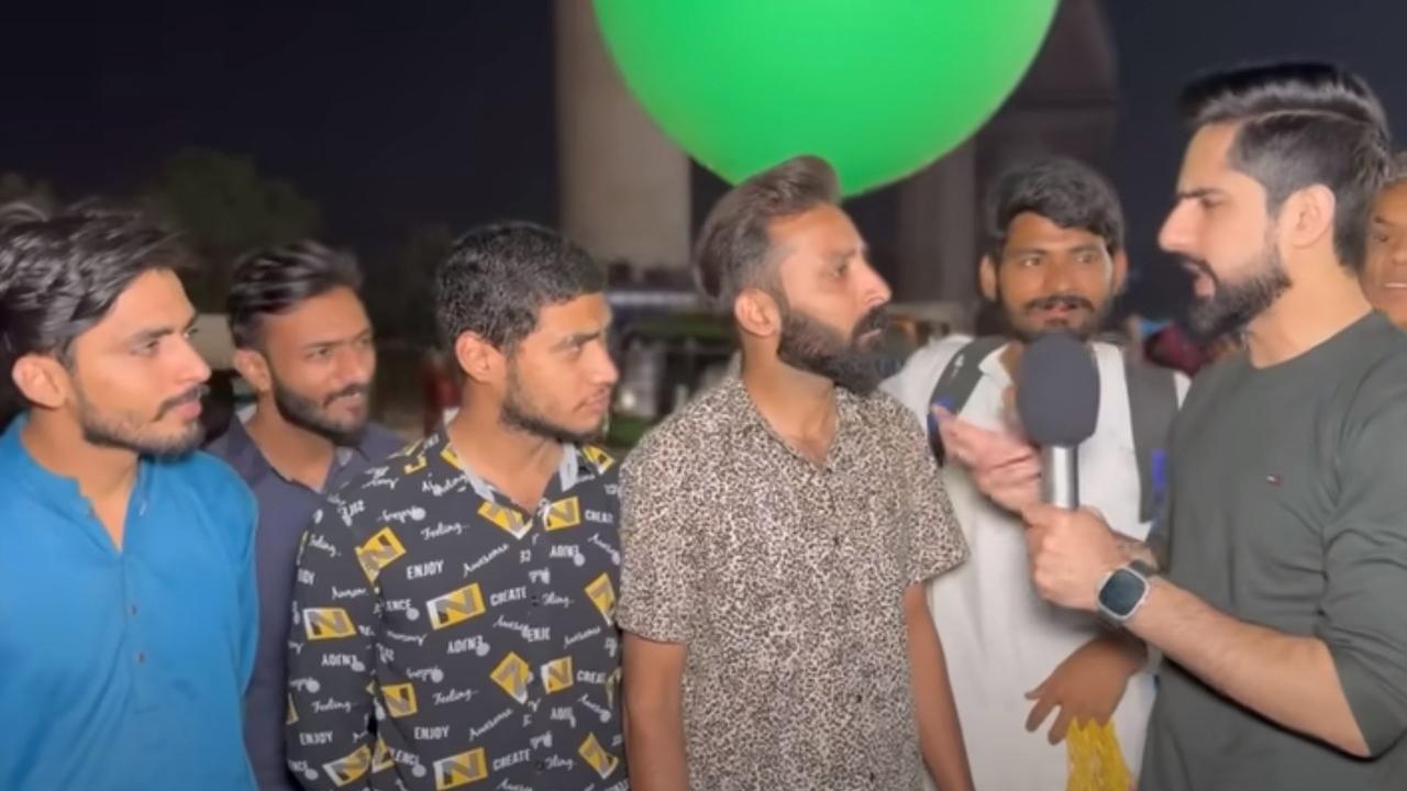 Pakistanis on Diwali Celebration