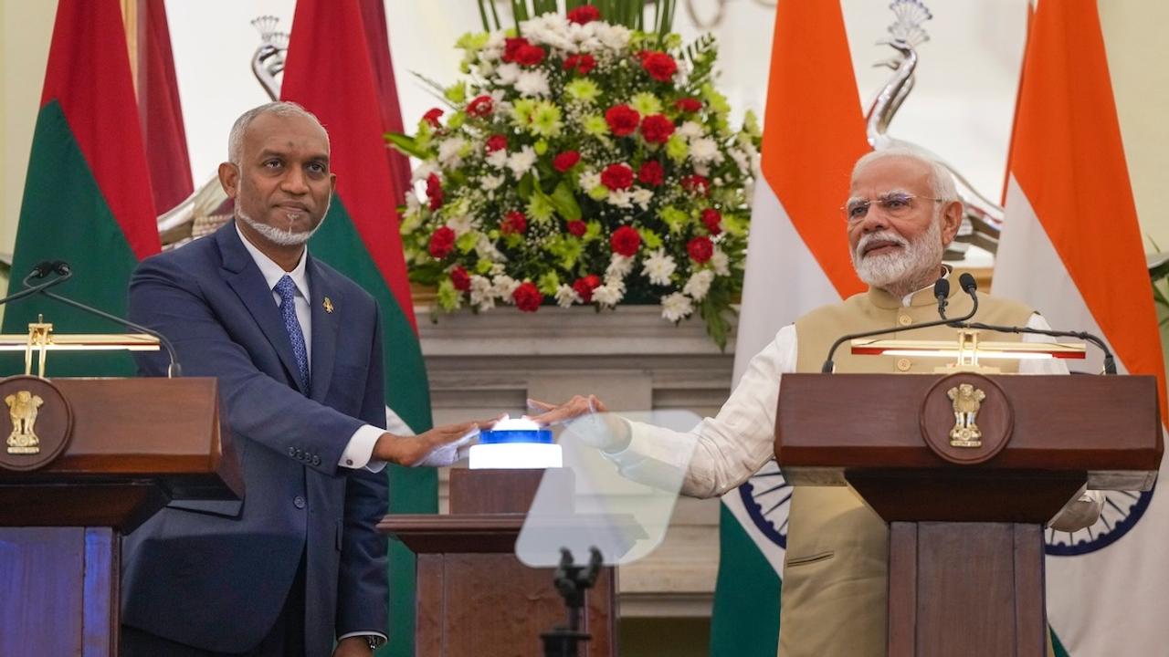 PM Modi and Mohamed Muizzu 