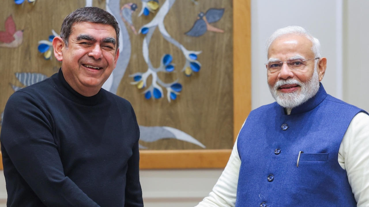 PM Modi, Vishal Sikka, Infosys 