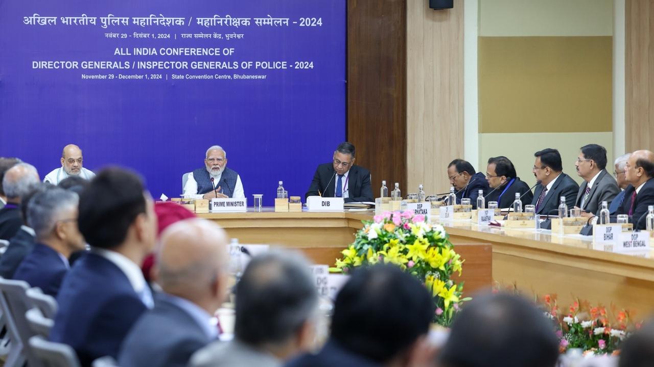 PM Narendra Modi met around 250 officers in the rank of DGP and IGP at the 59th DGPs/IGPs conference in Bhubaneswar