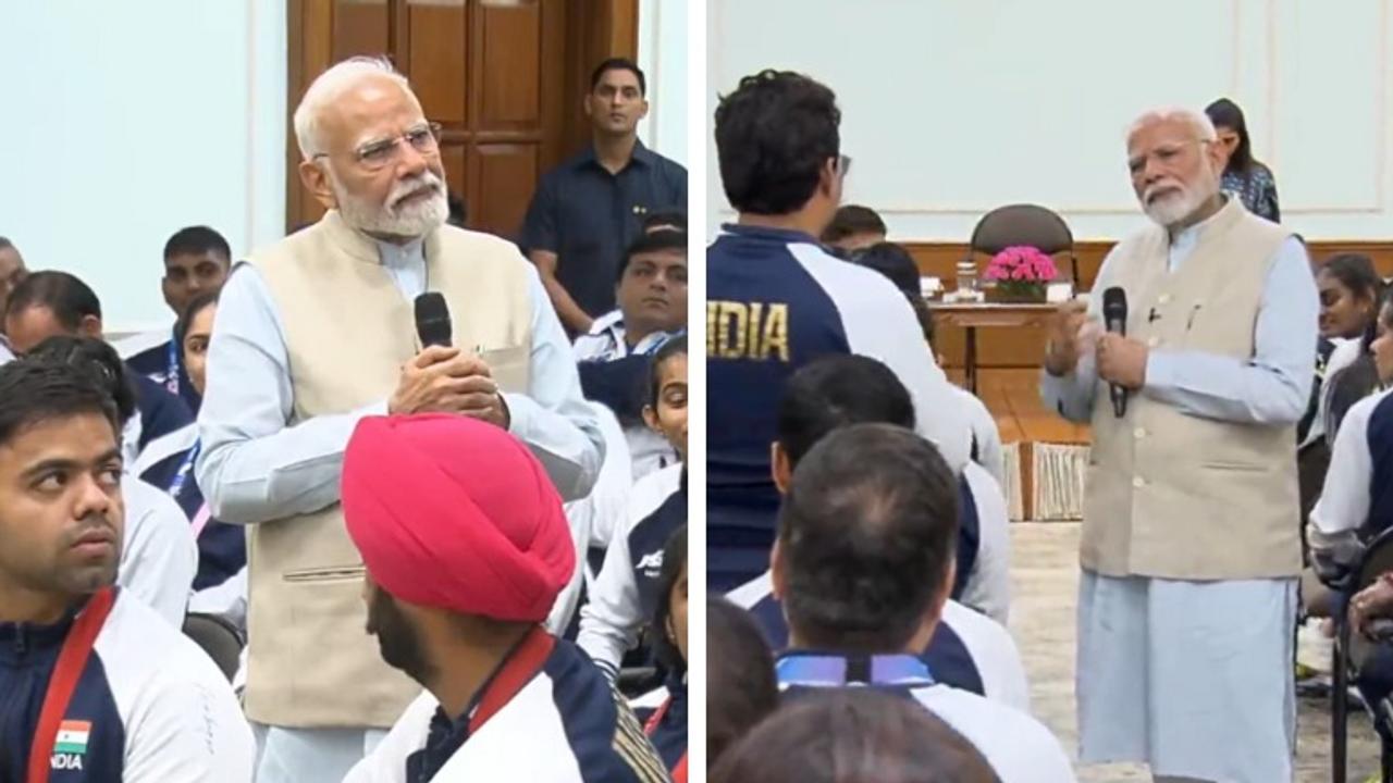 PM Narendra Modi with India's para athletes.