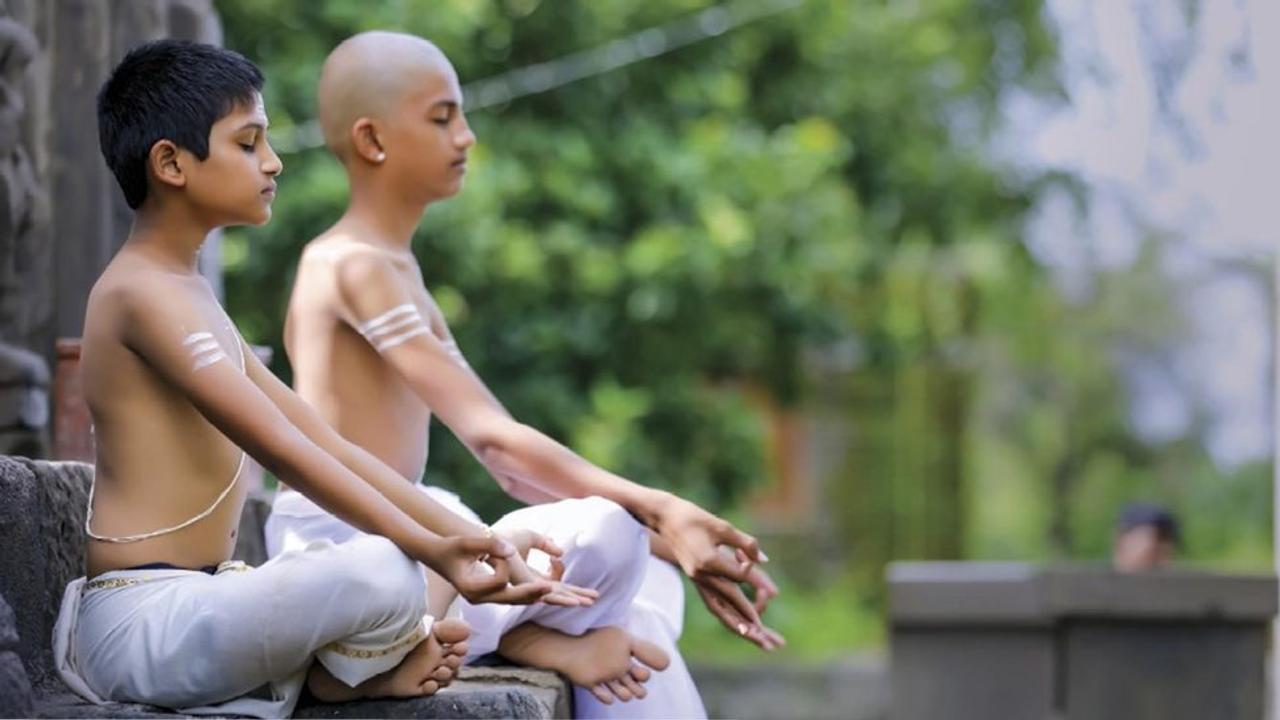 Representative image of Hindu children getting ready to perform Sandhya Vandanam.