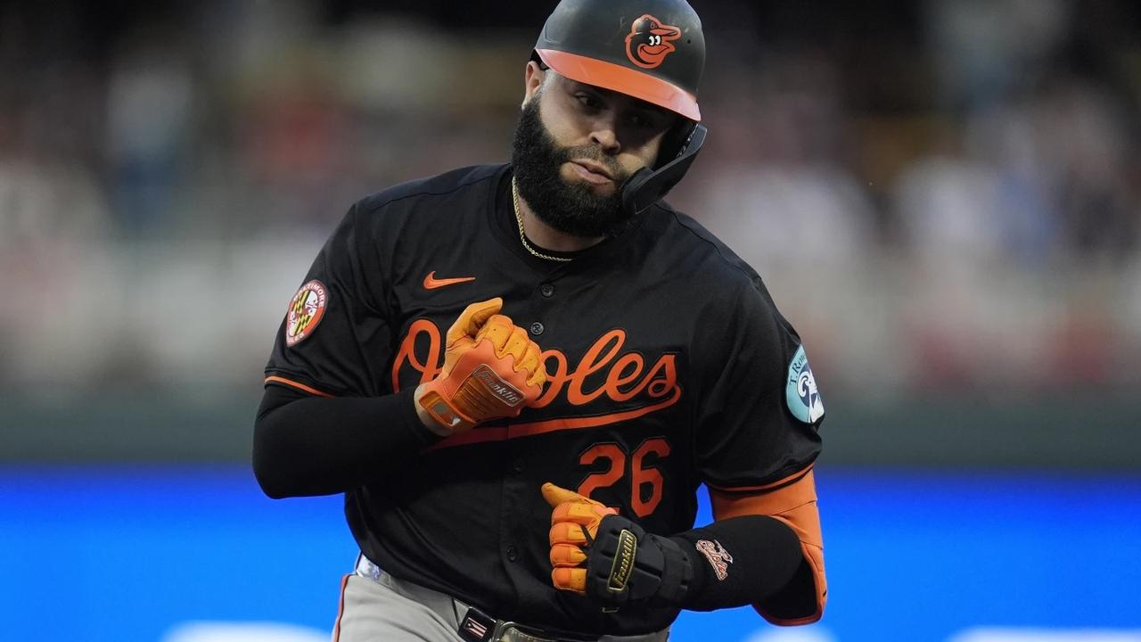 Rivera hits 2 HRs and drives in 4 runs as the playoff-bound Orioles beat the Twins 9-2