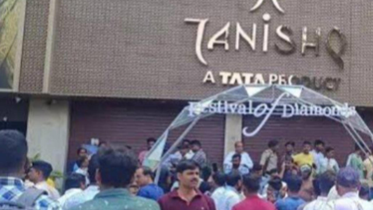 Robbery at Tanishq showroom in Purnea