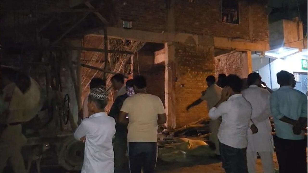 Roof of under construction building collapses in Delhi's Kanjhawala