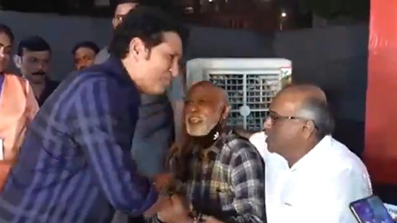 sachin-tendulkar-meets-vinod-kambli