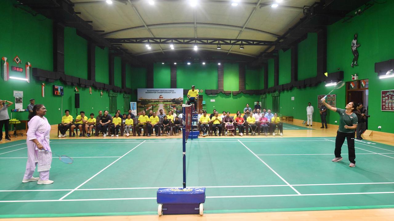 President Droupadi Murmu Plays Badminton With Ace Shuttler Saina Nehwal